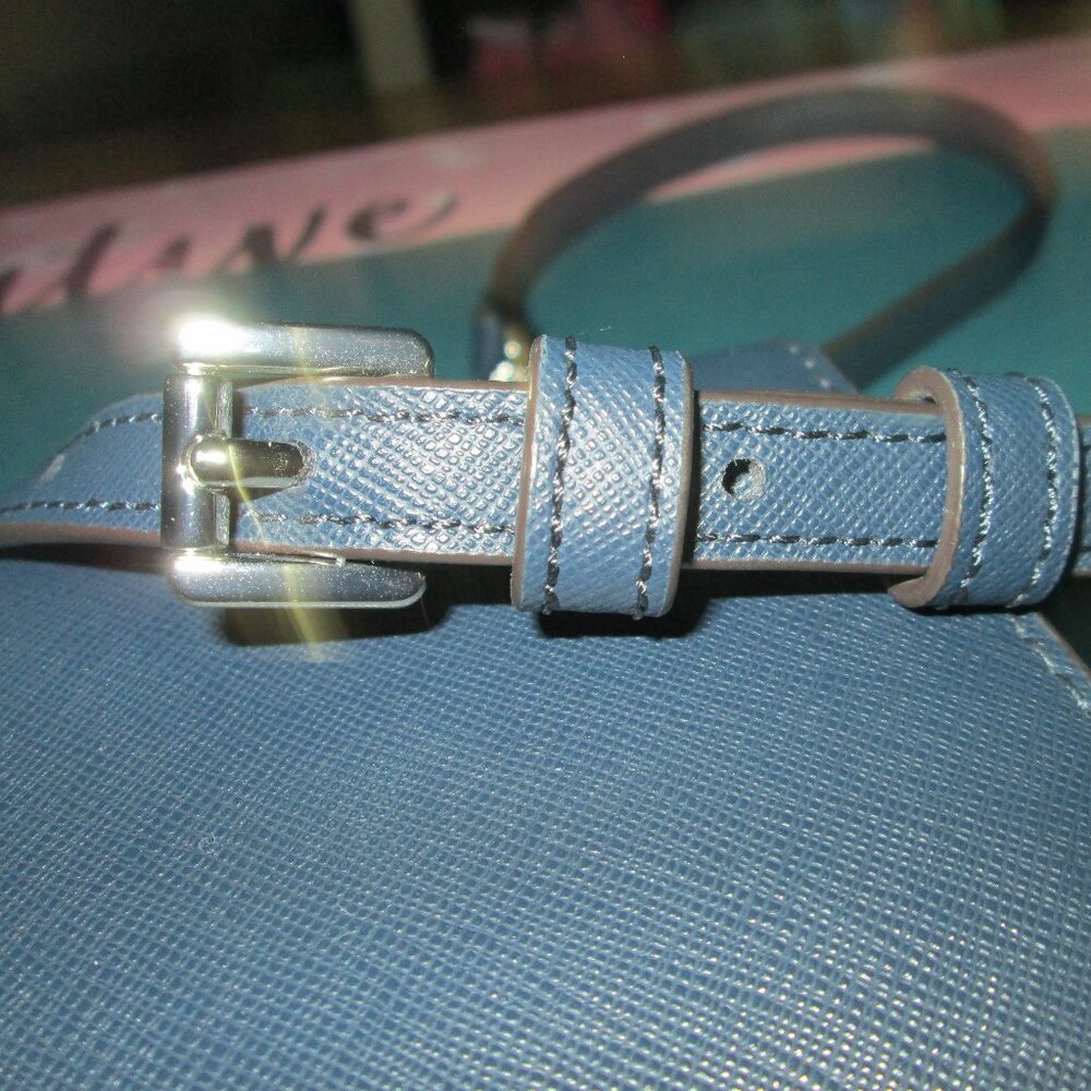 Michael Kors crossbody wallet/ cell phone - Picture 12 of 14